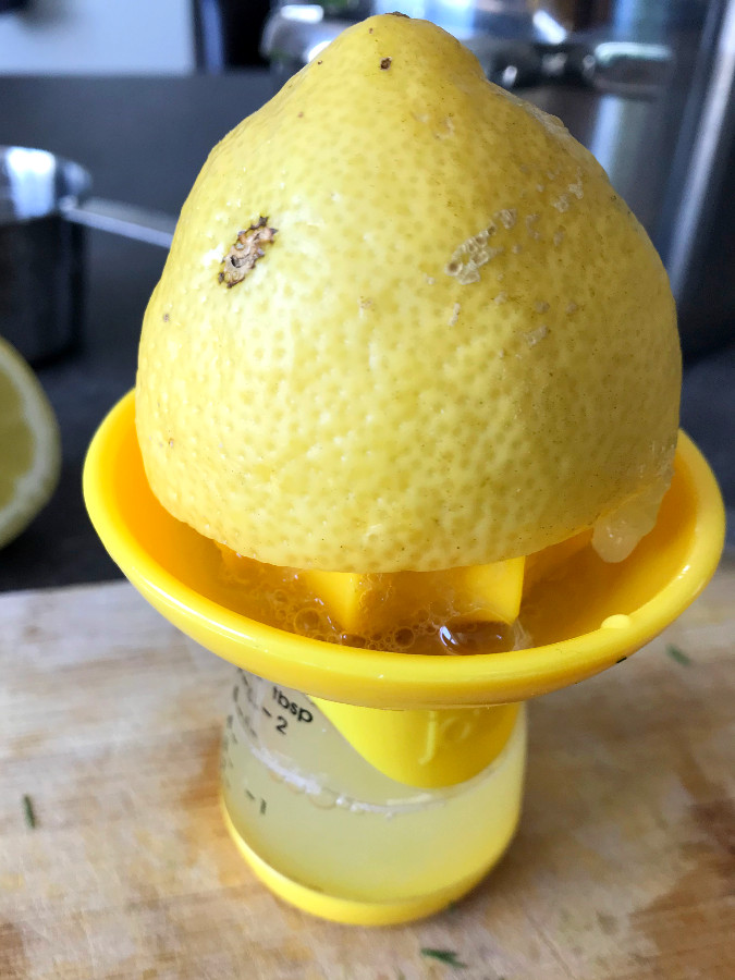 Juicing a lemon