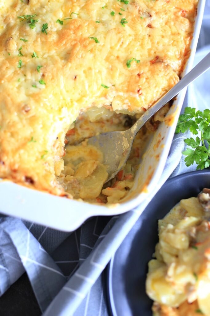 Scalloped potatoes with layered veggies