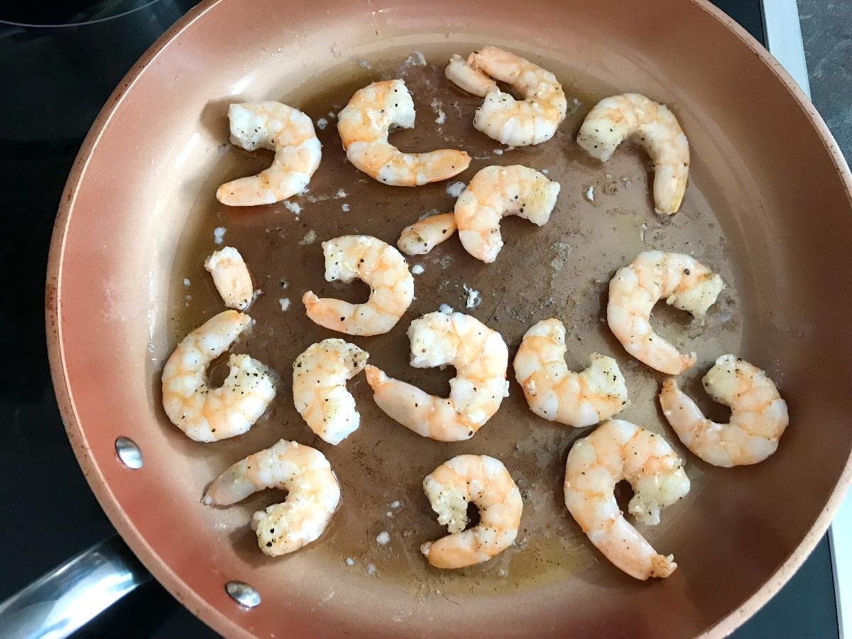 EASY Shrimp with Rice and Vegetables Bowl - emkayskitchen