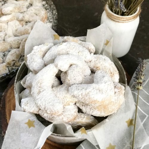 German Vanilla Crescent Cookies Recipe Vanillekipferl VIDEO german-vanilla-crescent-cookies-recipe-vanillekipferl-video