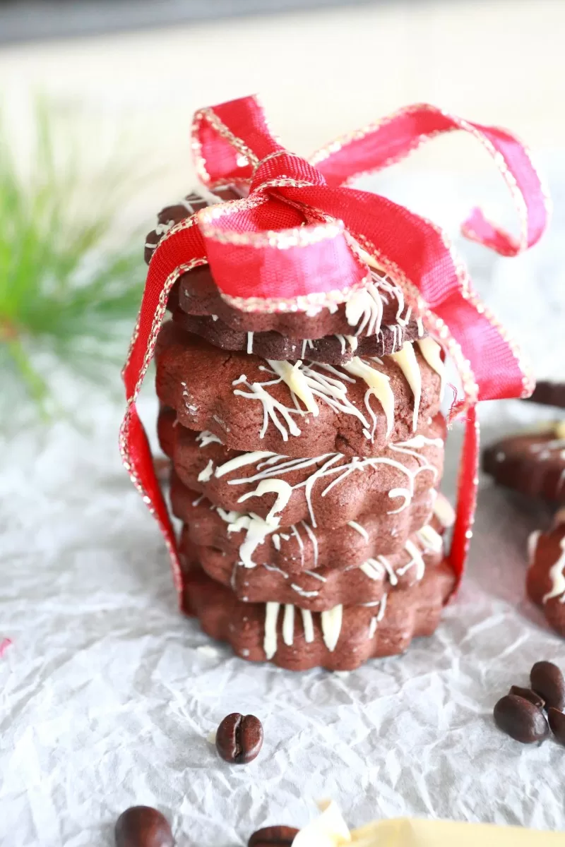 Coffee Cookies with white chocolate.