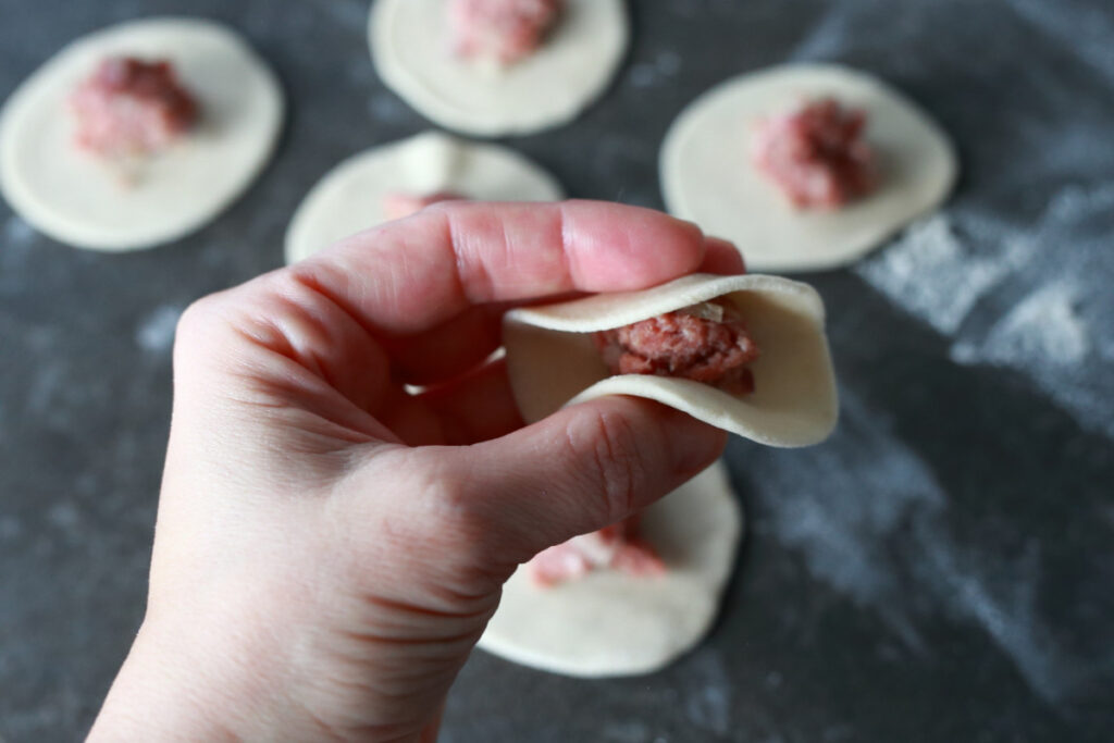 Folding pelmeni