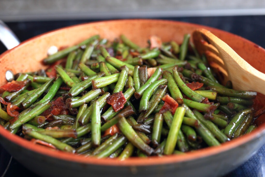 Pancetta Crack Green Beans in a skillet.