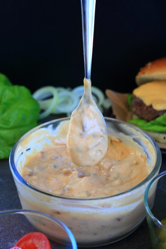 Prepared burger sauce recipe in a glass dish.